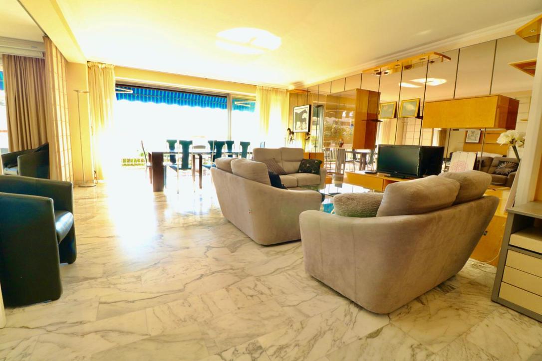 2, 3 And 4 Bedroom Sea View Forville Apartments 5 Mins From The Palais Канни Екстер'єр фото