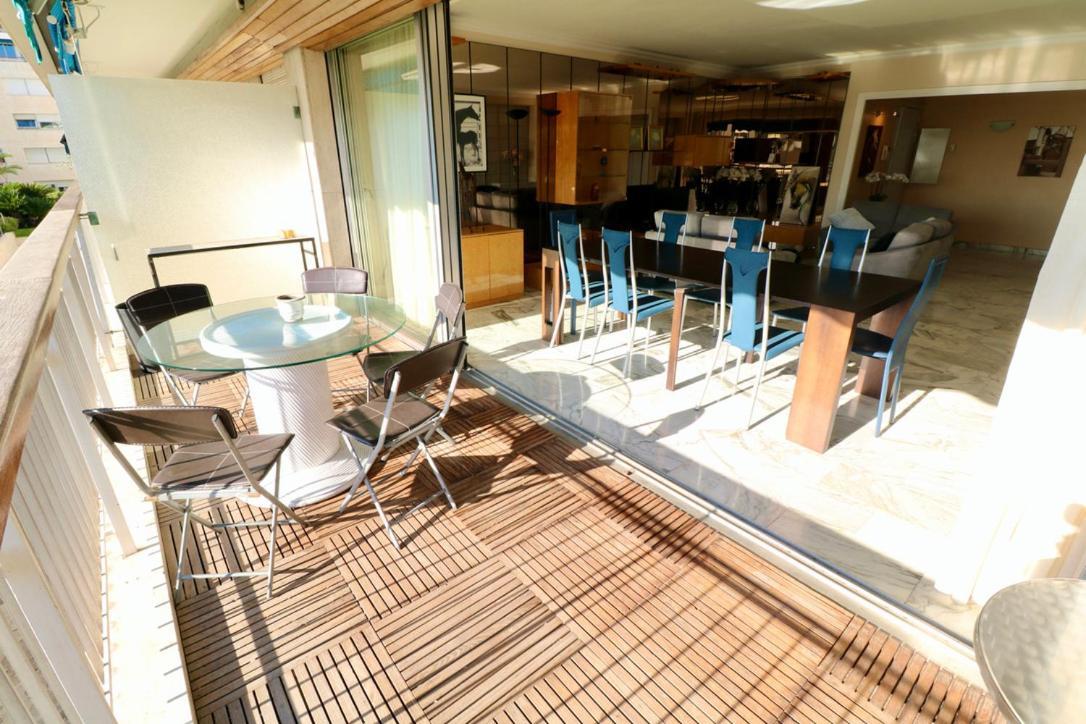 2, 3 And 4 Bedroom Sea View Forville Apartments 5 Mins From The Palais Канни Екстер'єр фото