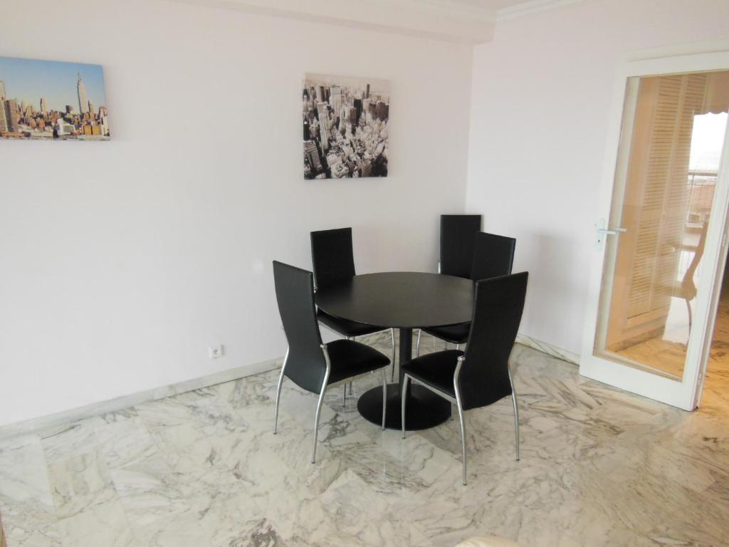 2, 3 And 4 Bedroom Sea View Forville Apartments 5 Mins From The Palais Канни Номер фото