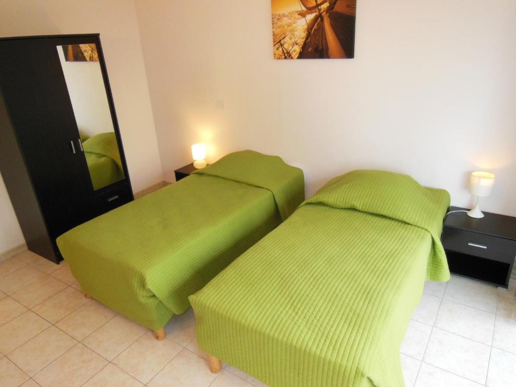2, 3 And 4 Bedroom Sea View Forville Apartments 5 Mins From The Palais Канни Номер фото