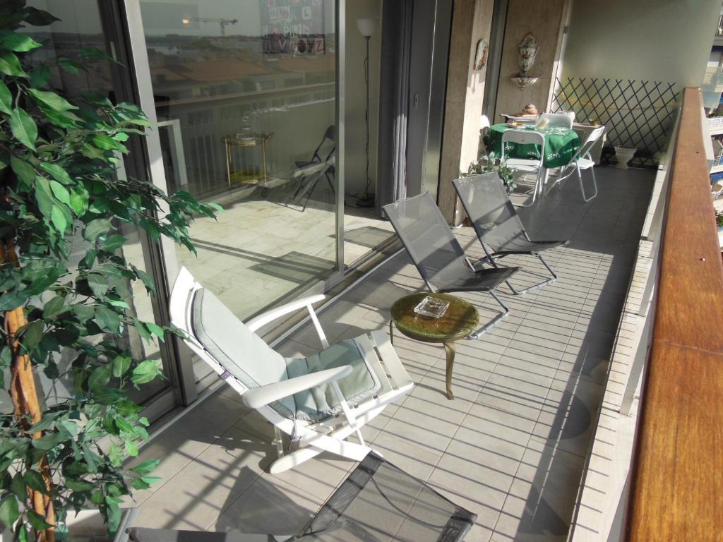2, 3 And 4 Bedroom Sea View Forville Apartments 5 Mins From The Palais Канни Номер фото